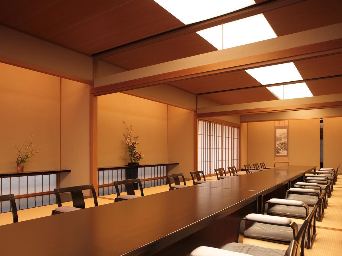 Отель Osaka Academia Экстерьер фото