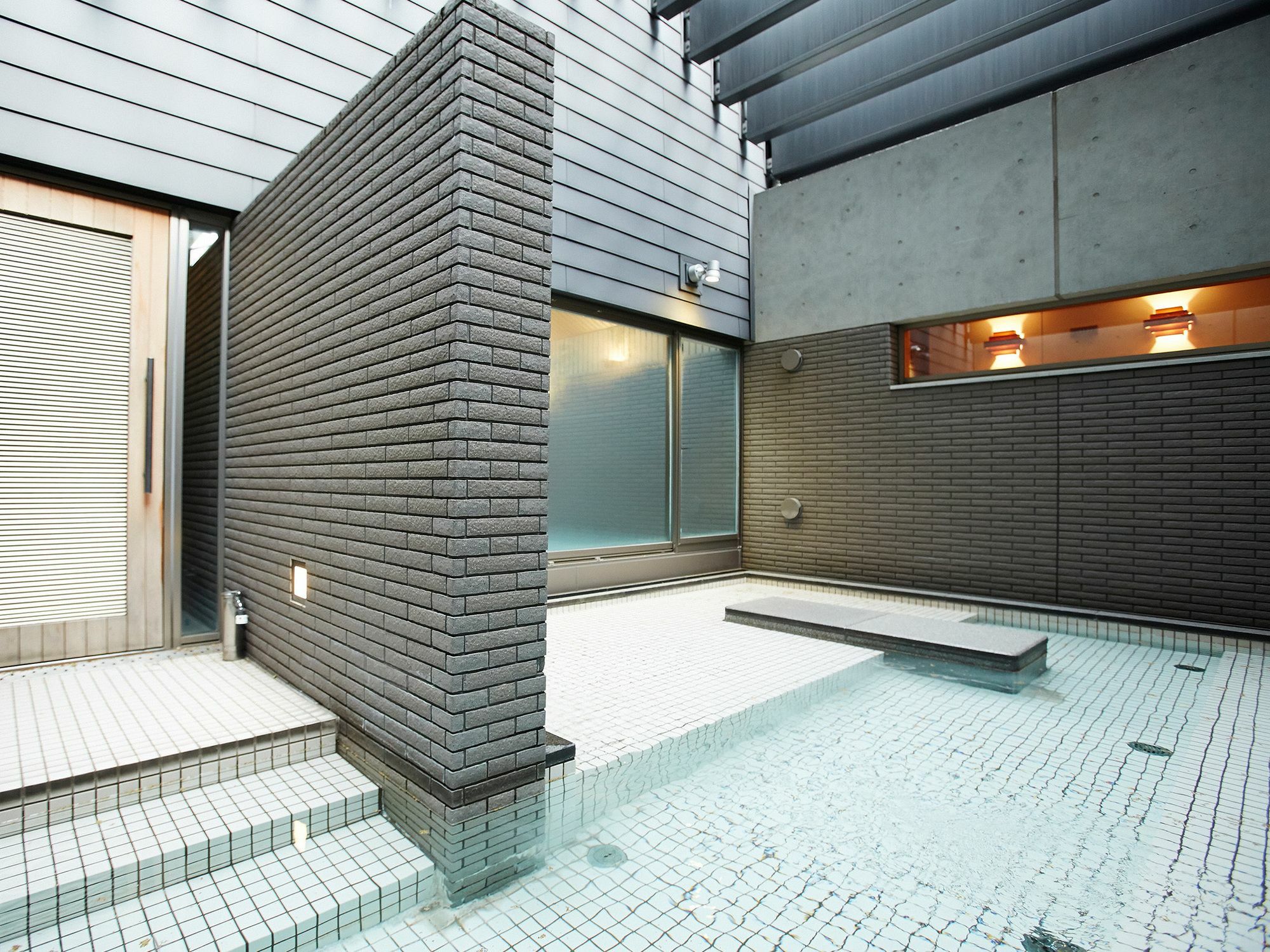 Отель Osaka Academia Экстерьер фото